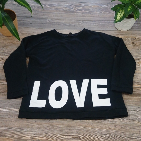 Forever 21 Tops - Black & White Love & Hate Crew Neck Long Sleeve Sweater Top